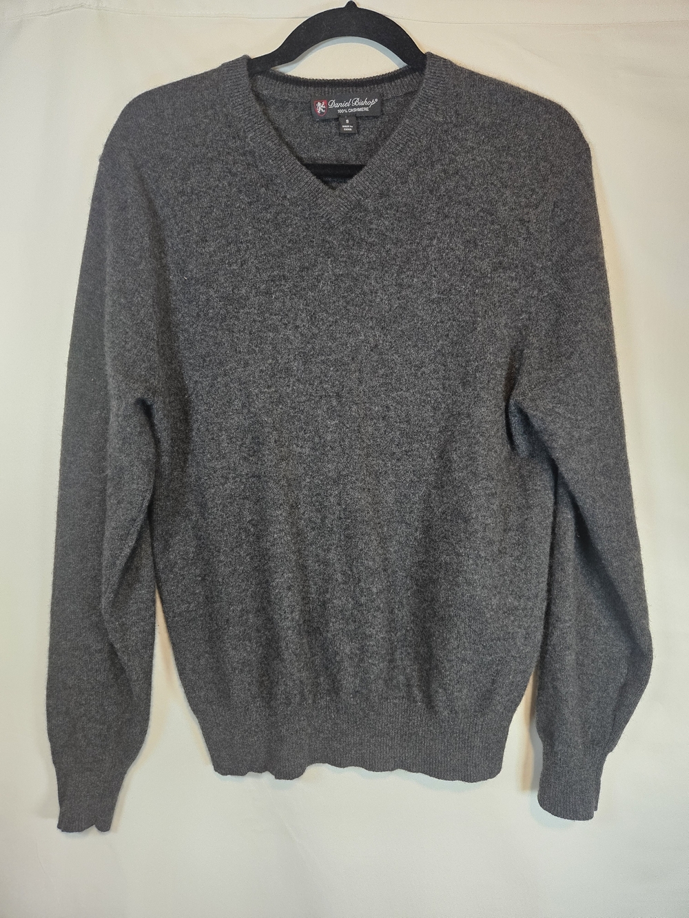 Daniel Bishop Men’s V-Neck 100% Cashmere Sweater - Charcoal Gray